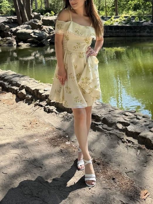 Легка літня сукня