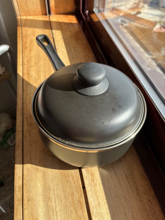 Tacho/panela com tampa
