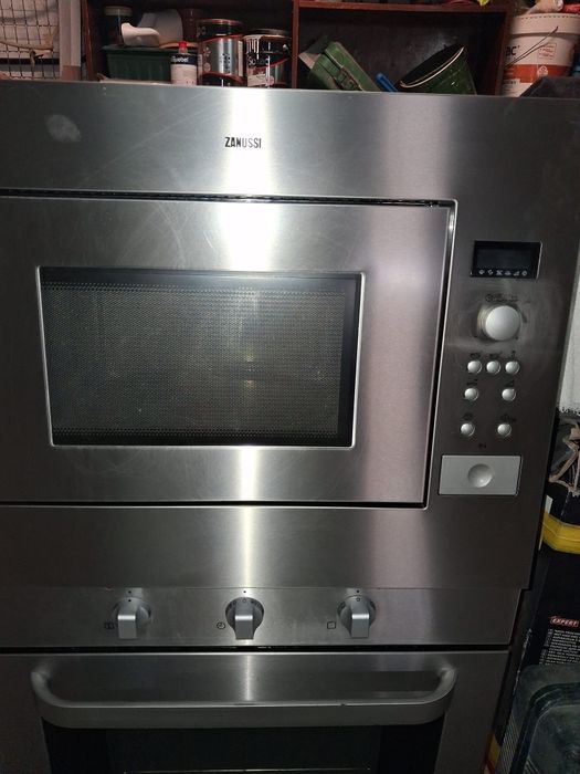 Microondas e forno Zanussi