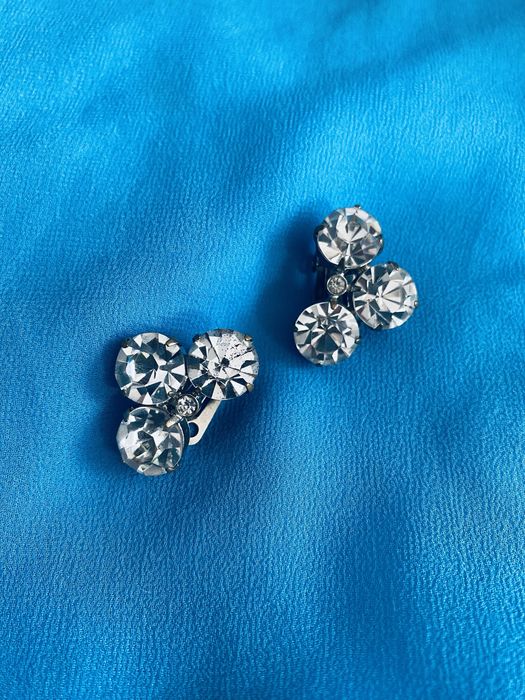 błyszczące kryształkowe klipsy z czasów PRL-u bezogonkowe trefle