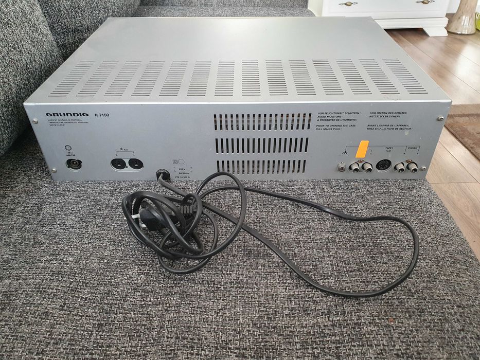 Stary zabytkowy amplituner Grundig R7150 vintage
