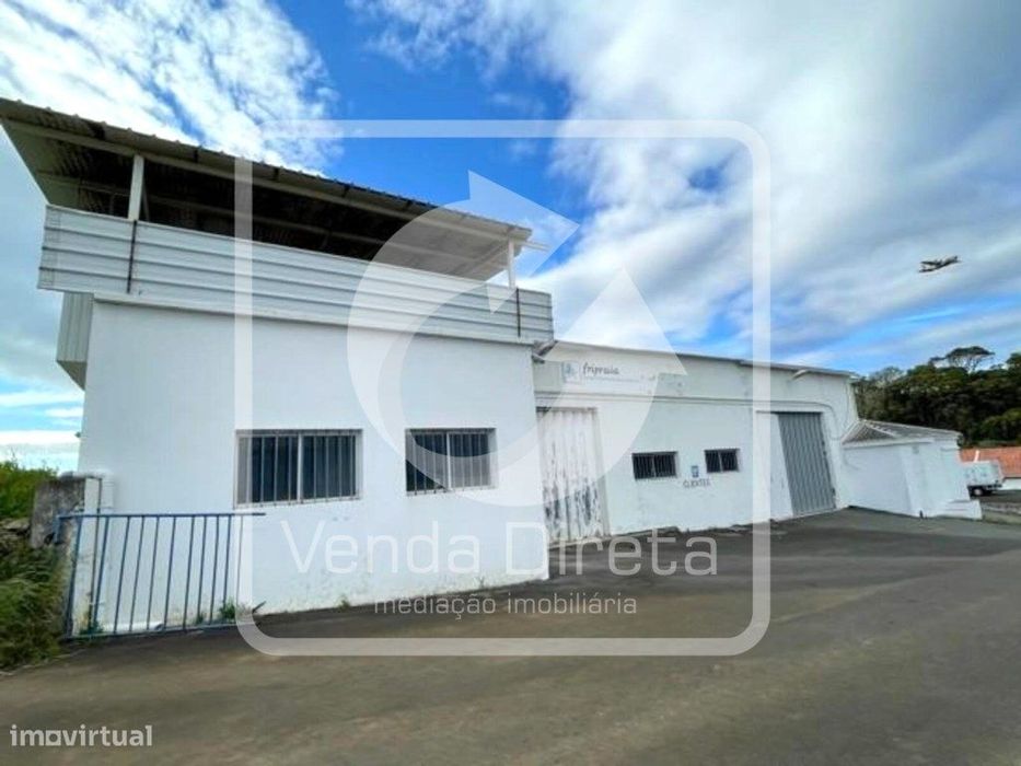 Armazém Industrial Isolado com Elevado Potencial | Ilha Terceira - ...