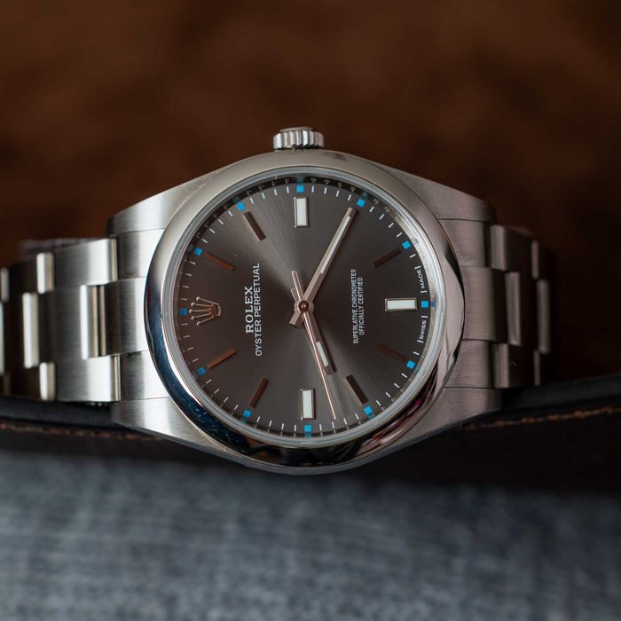 Rolex Oyster Perpetual 39 Ref. 114300