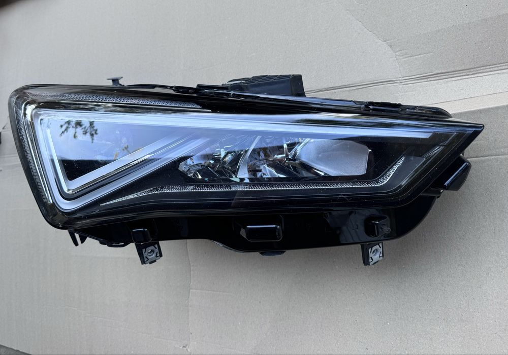 Фара Cupra оригінал