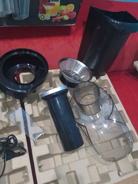 Соковыжималка TEFAL Большая ZE660D10