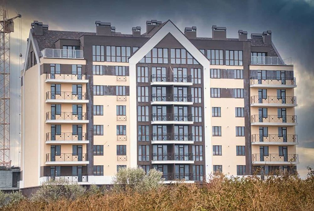 2-кімнатна квартира 77,5 кв.м. з АОГВ. 709$/кв.м. Будинок зданий та заселений.
