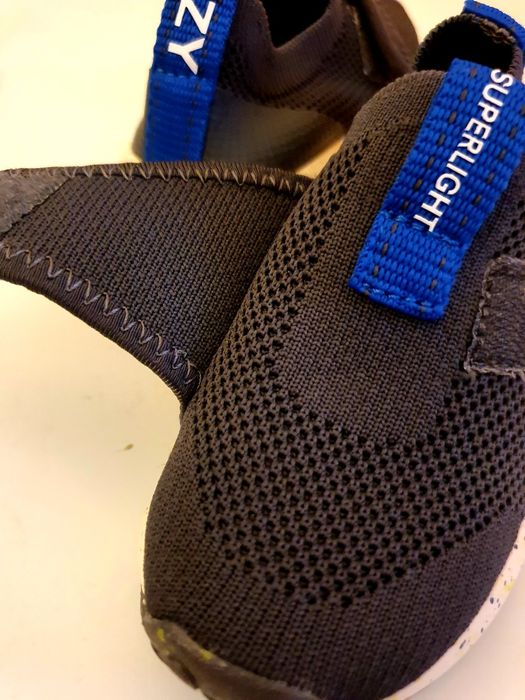 Tenis Zippy modelo slip-on