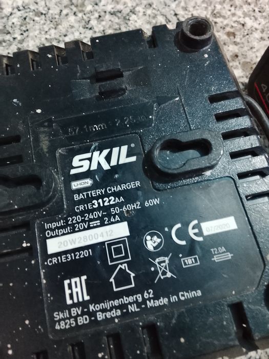 Vendo carregador e 2 baterias como novas porque a máquina avariou