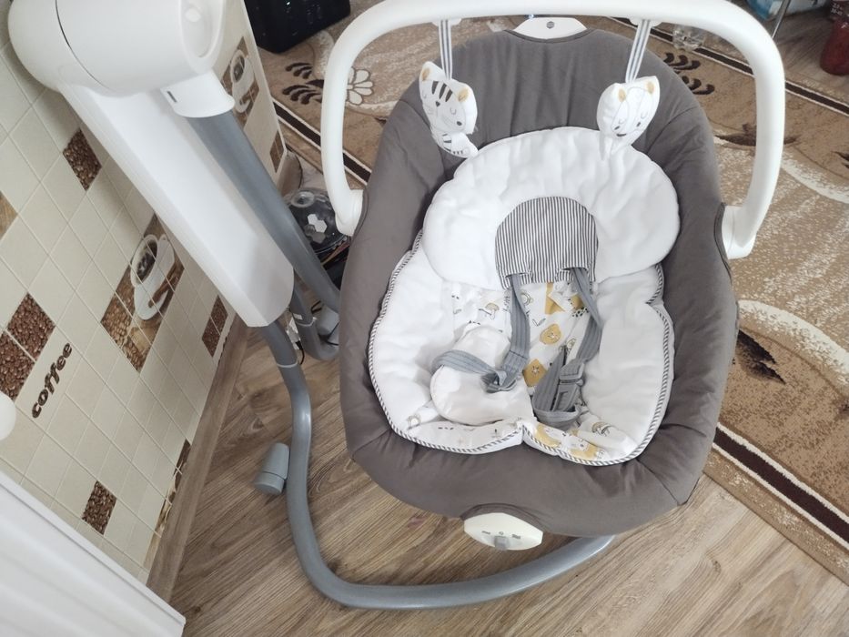 Заколісуючий центр, гойдалка