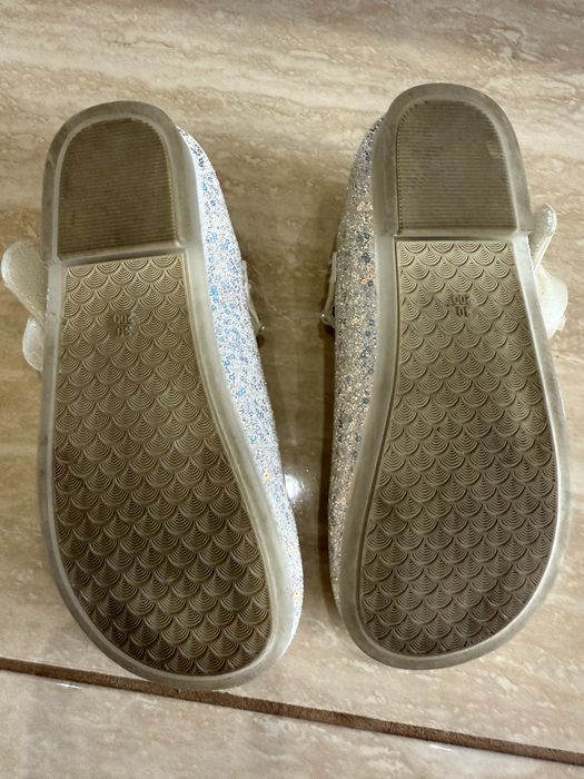 Продам туфлі для дівчинки