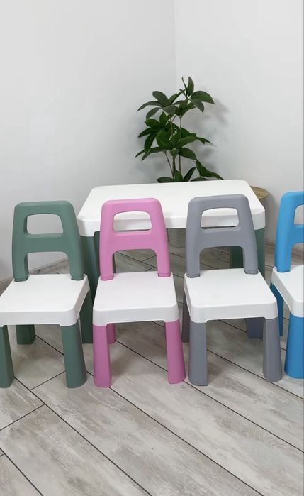 Столик пластиковий дитячий, столик Долоні з кріселком