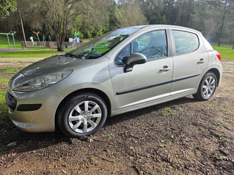 Peugeot 207 Hatchback 1.4 HDI – 68 Cv