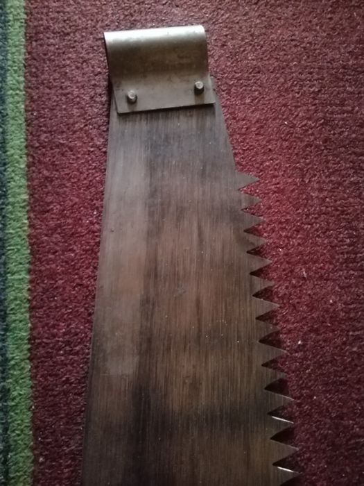 Пила лісова по дереву