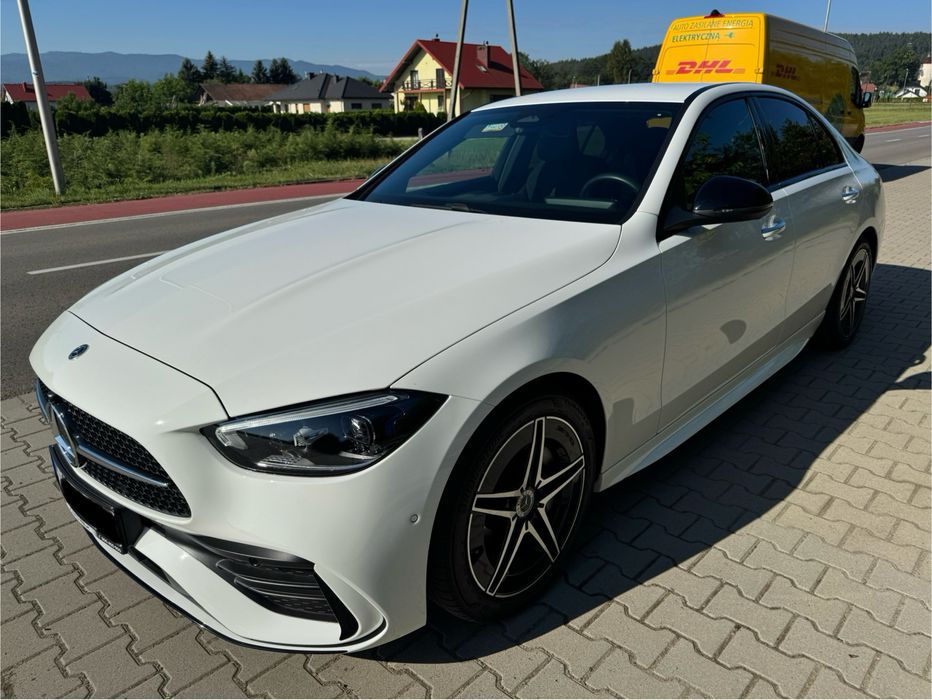 Mercedes-Benz Klasa C 180 Linia AMG Night, pakiet Advance Plus Digital Light, KEYLESS-GO