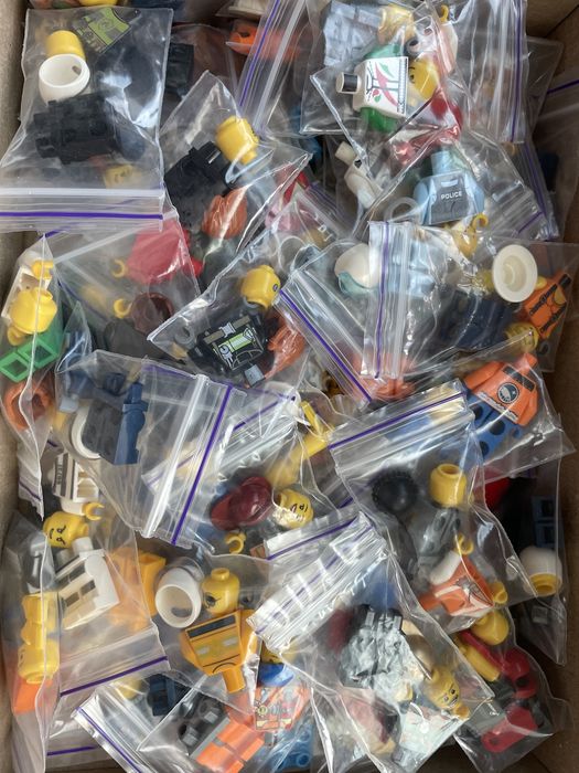 LEGO деталі поштучно (35000+ деталей в наявності) + мініфігурки LEGO різних тематик.