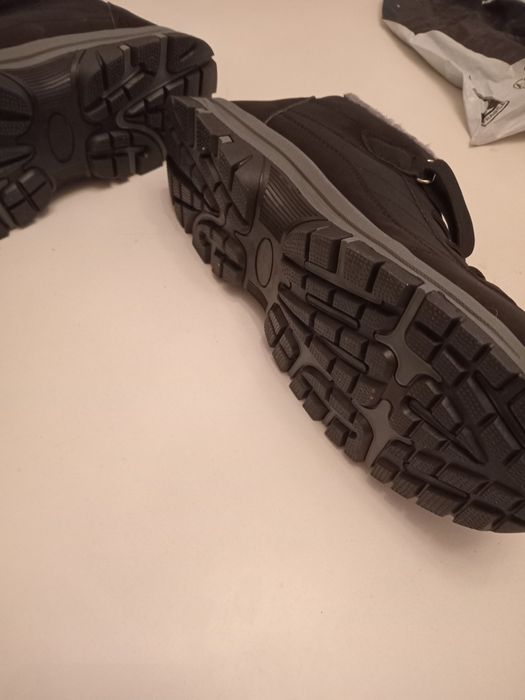 Новые ботинки утепленные.