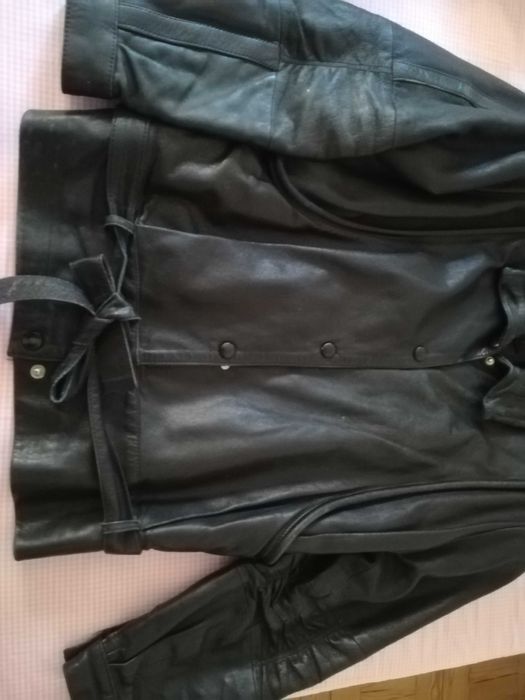 Casaco de cabedal preto