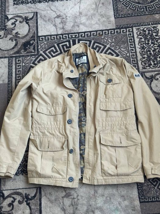 Вітровка Weekend Offender