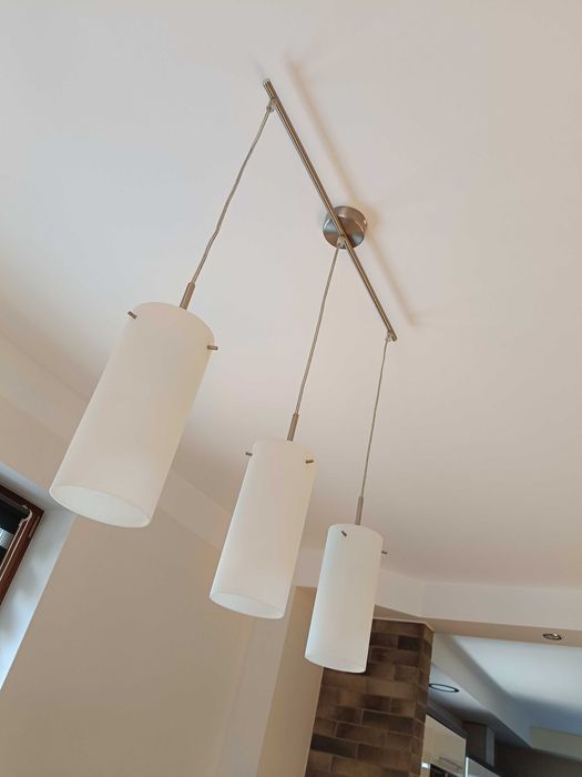 lampa wisząca z trzema oprawami