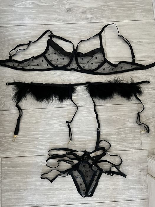 Эротическое белье с перьями