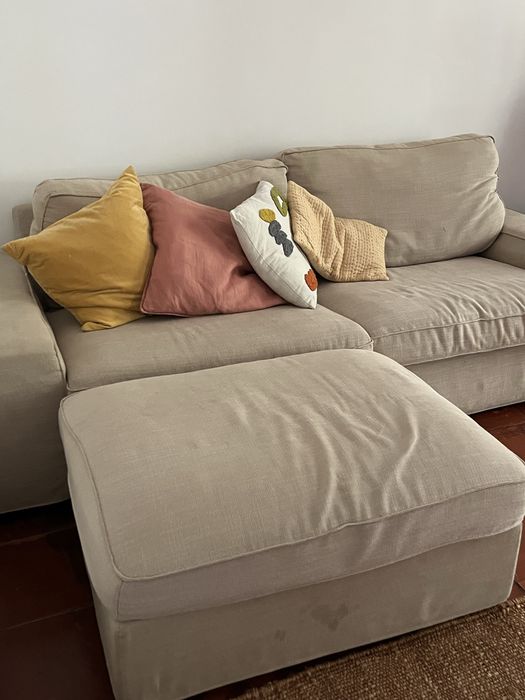 Sofá Kivik 3 lugares com Puff