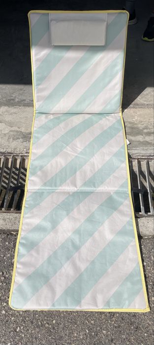 Esteira de praia com encosto rigido
