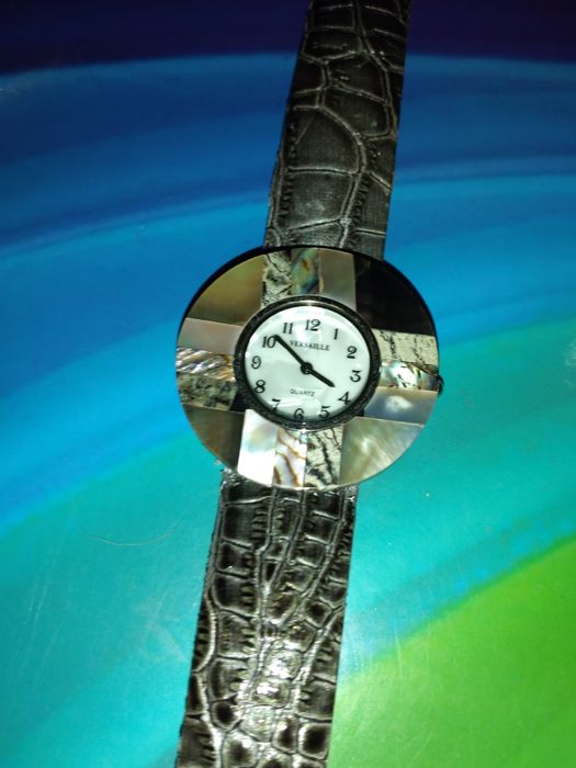 Relógio com madrepérola marca Versaille