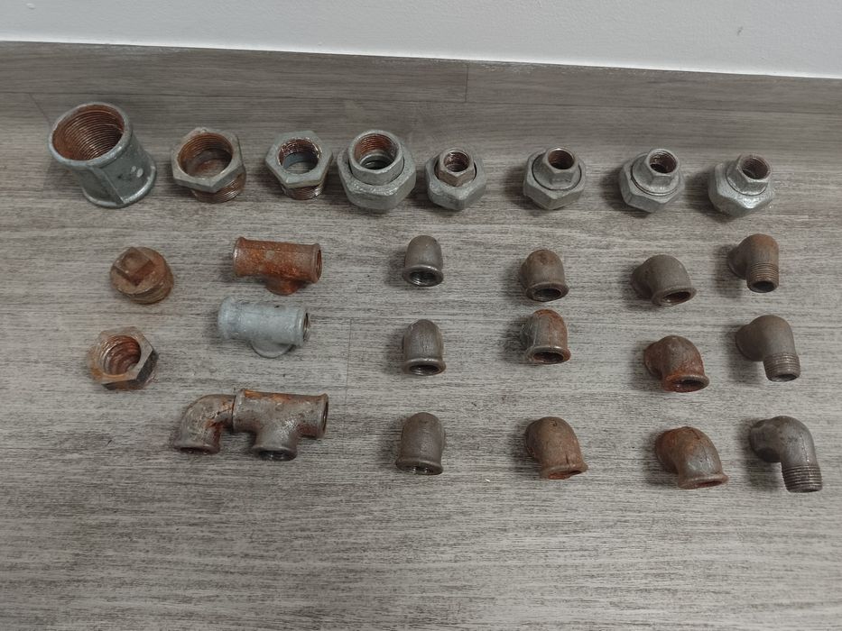 Sprzedam części hydrauliczne.