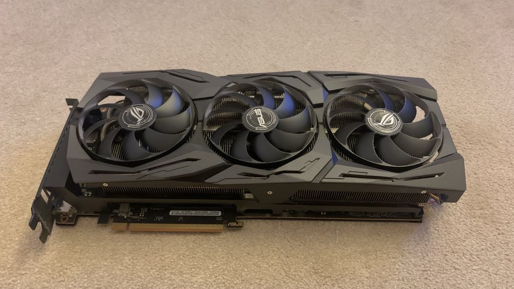 Placa gráfica 5600xt Asus Rog Strix