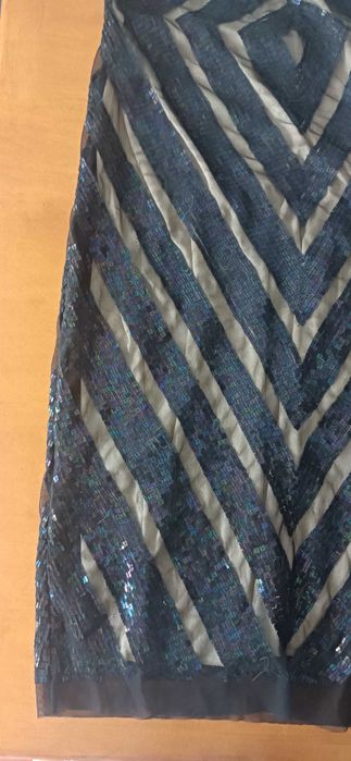 Vestido preto com lantejoulas