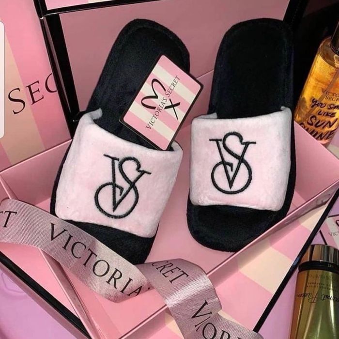Домашні тапочки Victoria’s Secret