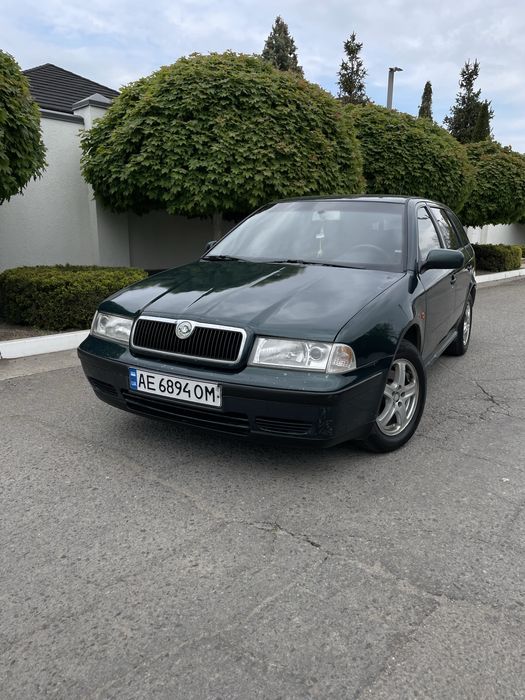 Skoda octavia  тур универсал