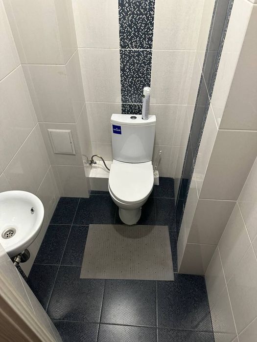 Кімната Позняки для дівчини без власників  є генератор для ліфту