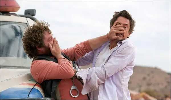 A TEMPO E HORAS (Robert Downey Jr./Zach Galifianakis
