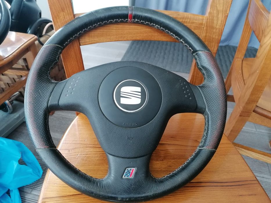 Volante completo seat 6l cupra com airbag Almada • OLX Portugal