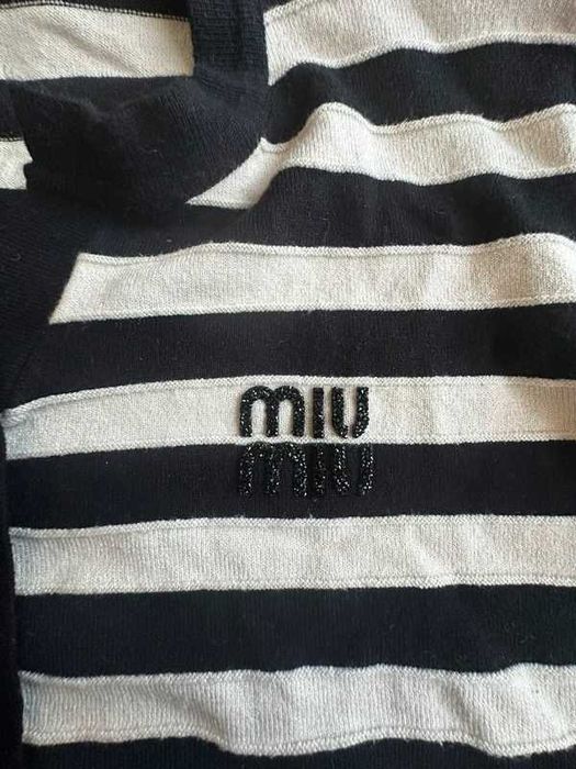Miu Miu Kardigan / sweter w paski z koralikowym logo