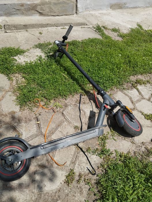 Електросамокат xiaomi