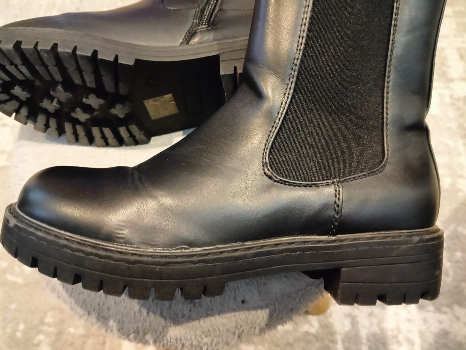 Botki lekko ocieplane jak nowe