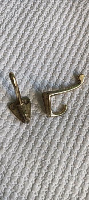 Cabides , ganchos metálicas dourados