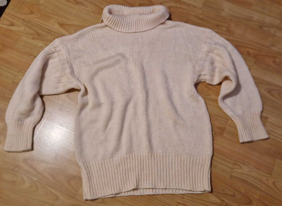 LuŹny ciepły sweter morelowy ,golf XL