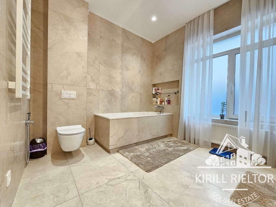 В городке Золотые Ключи продается дом с собственным SPA-центром