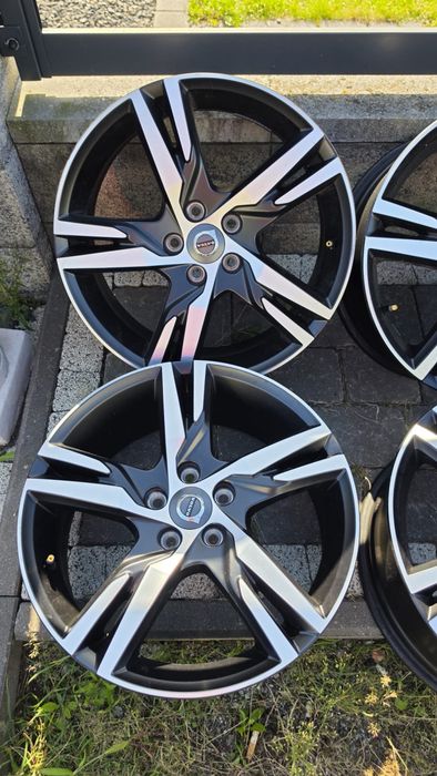 Oryginalne felgi Volvo XC40 XC60 18” 5x108 ET50,5
