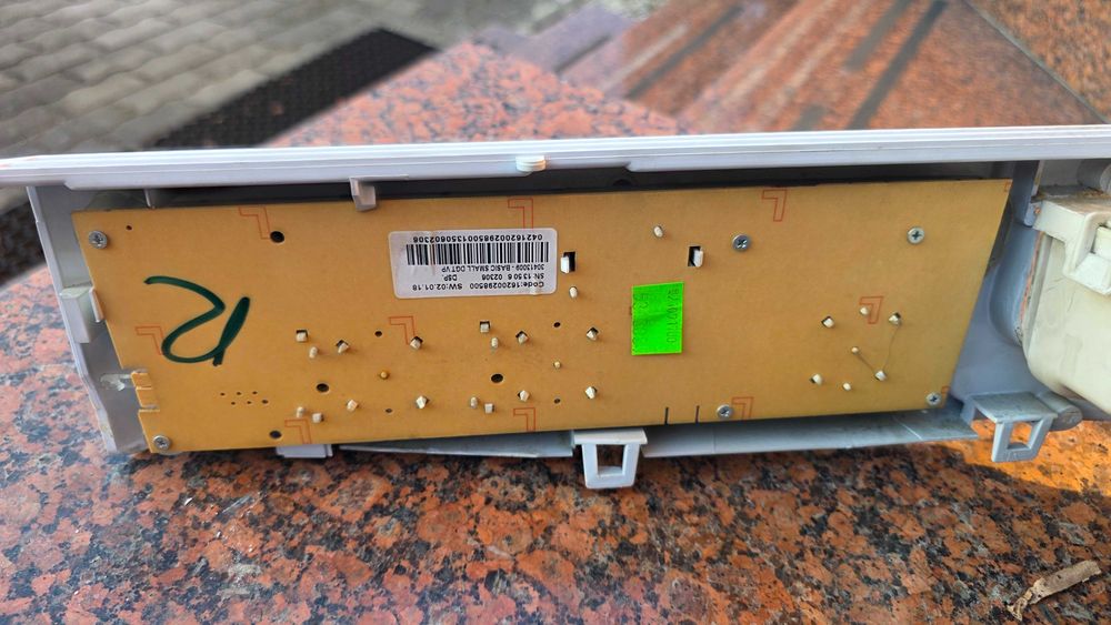 Front sterujący z kieszenią do pralki indesit IWD 61051