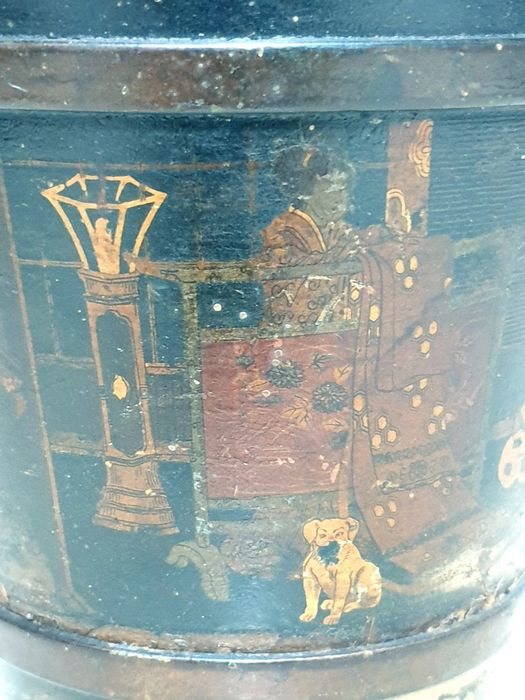 Antigo vaso asiático em charão pintado do Sec. XIX