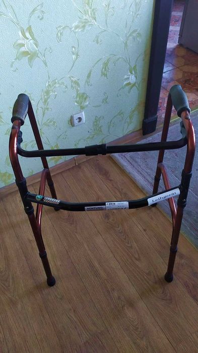Продам нові ходунки