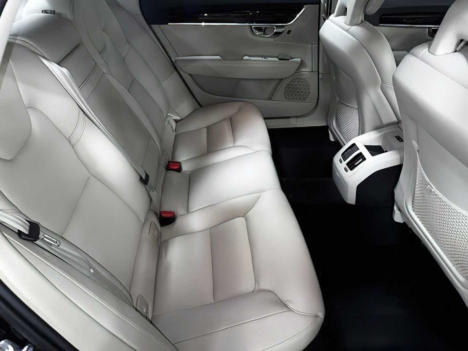Volvo S90      2020