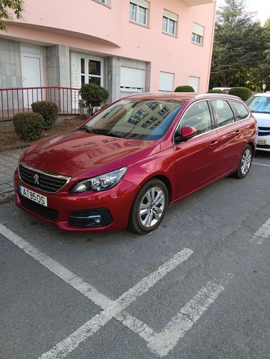 Peugeot 308 vermelho