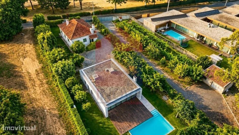 2 Moradias com Piscina, Soutelo