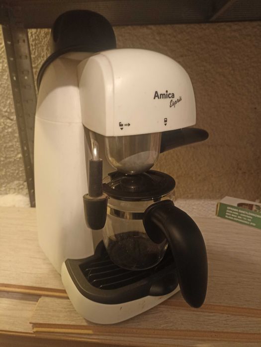 ekspres do kawy kolbowy Amica