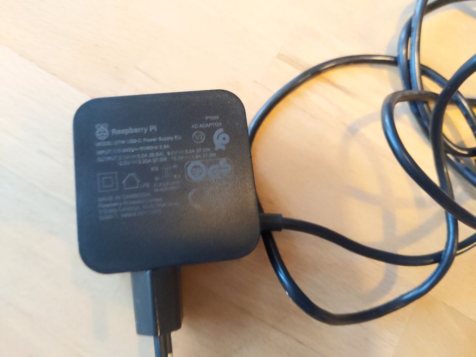 Raspberry Pi 5 8GB + SD 64GB + HDMI + zasilacz 27W + obudowa justPi